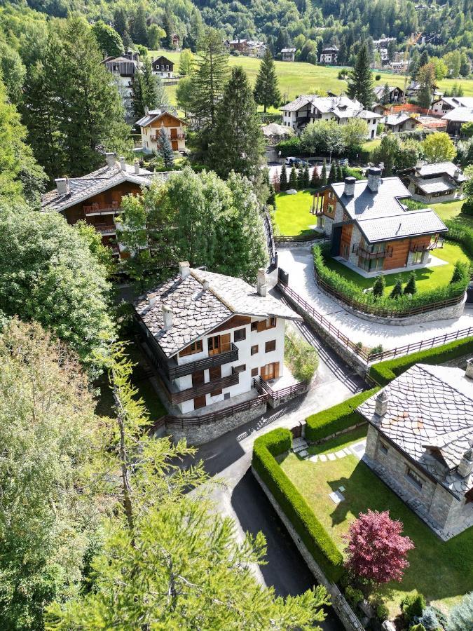 Accogliente Chalet In Mansarda Apartment Courmayeur Exterior photo