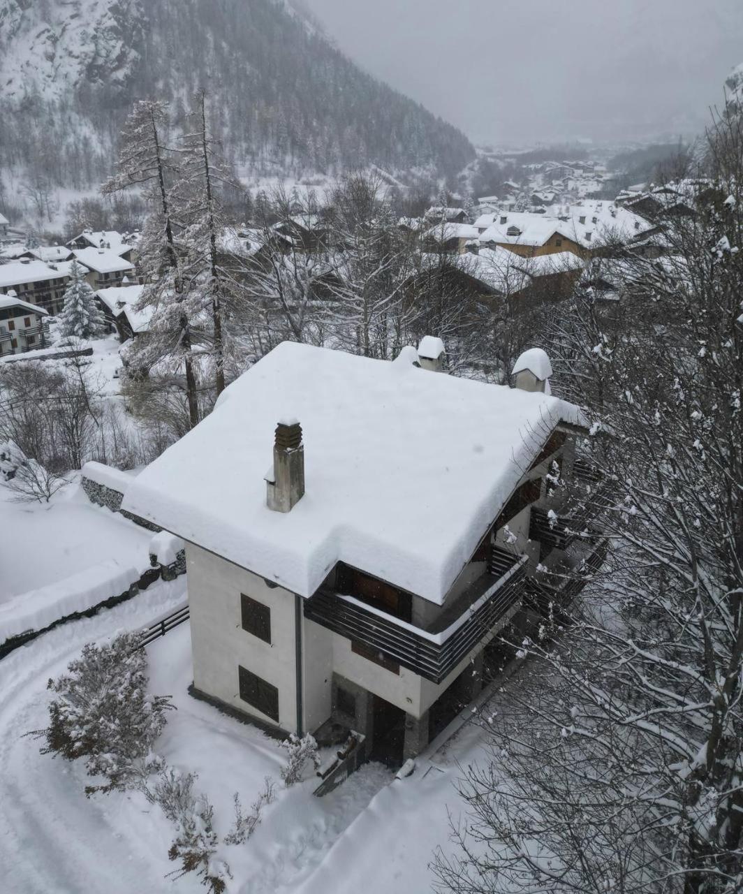 Accogliente Chalet In Mansarda Apartment Courmayeur Exterior photo